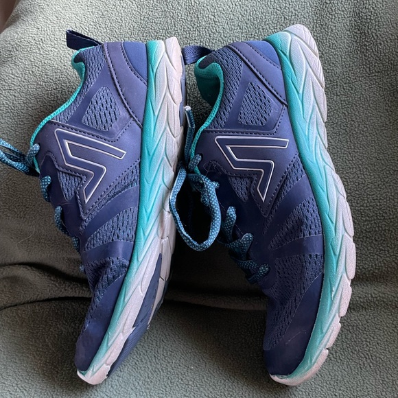 Vionic sneakers - Picture 2 of 5